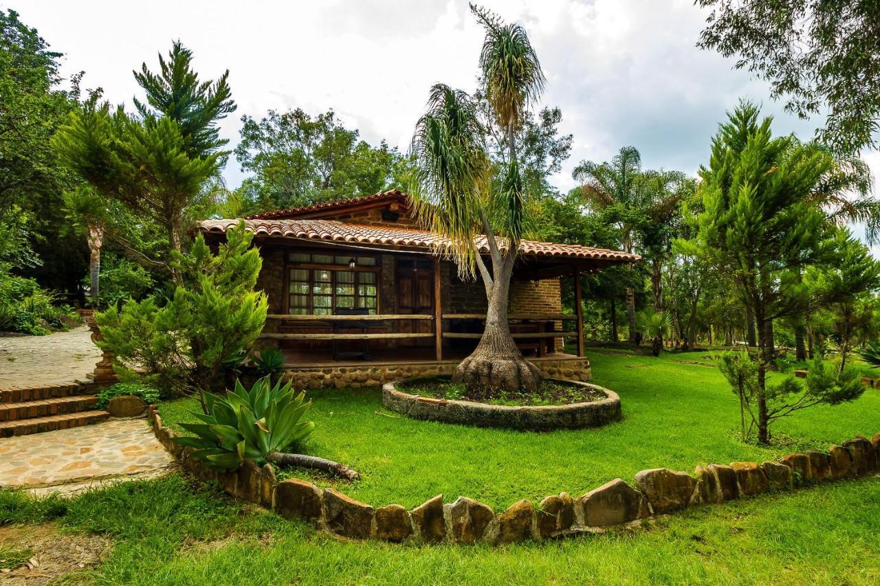 Hotel Hacienda Coyotes Zapotlanejo Exterior foto